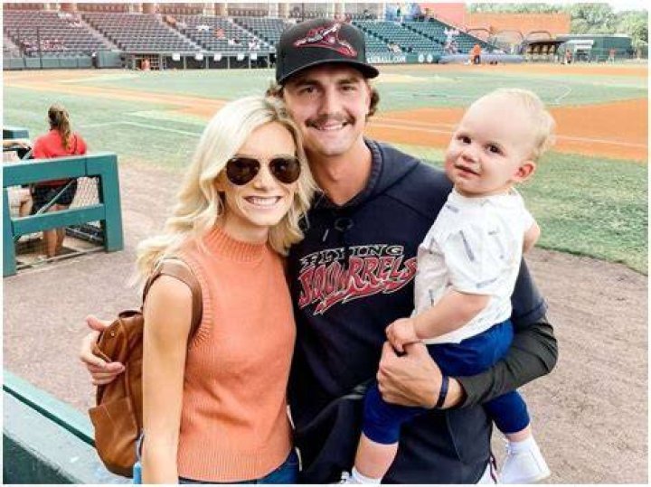 Sean Hjelle Biography, Age, Height, Wife, Net Worth, Family